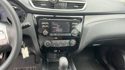 Used 2016 Nissan Rogue S w/ Appearance Package image 30