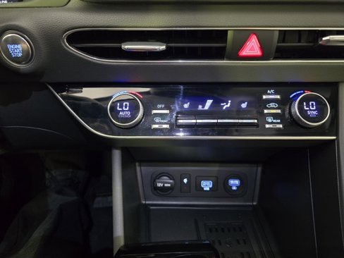 Certified 2022 Hyundai Sonata SEL w/ Convenience Package image 15