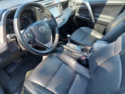 Used 2018 Toyota RAV4 Limited image 9