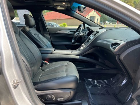 Used 2017 Lincoln MKZ Reserve image 19