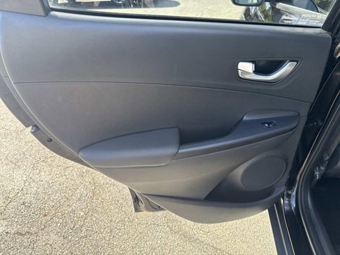 Used 2022 Hyundai Kona Limited image 16
