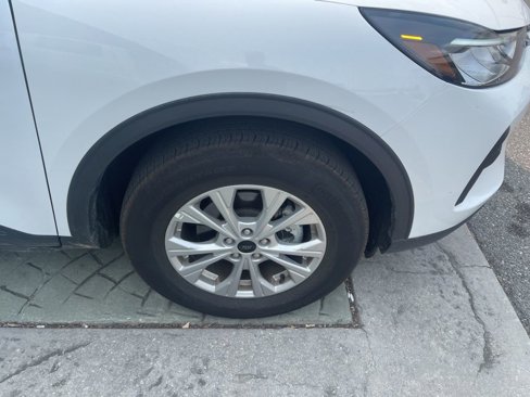 Used 2025 Ford Escape Active image 2