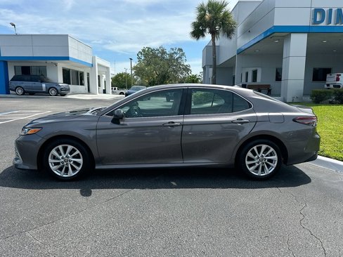 Used 2023 Toyota Camry LE image 9