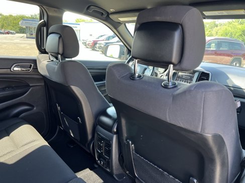 Used 2020 Jeep Grand Cherokee Laredo image 16