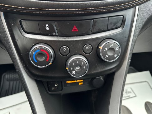 Used 2021 Chevrolet Trax LS w/ Tint and Cruise Package image 16