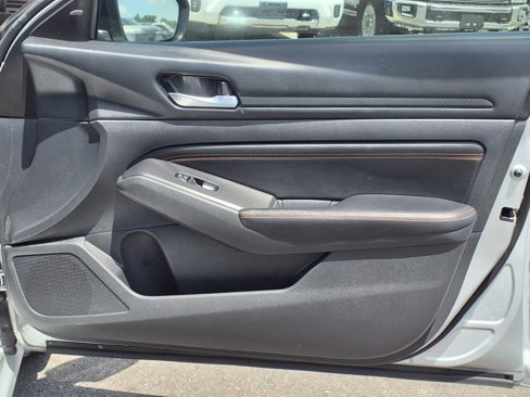 Used 2022 Nissan Altima 2.5 SR image 12