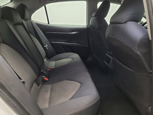 Used 2018 Toyota Camry LE image 19