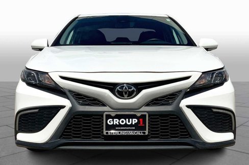 Used 2022 Toyota Camry SE image 2