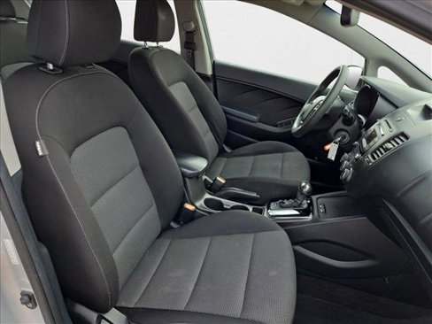Used 2017 Kia Forte LX image 19