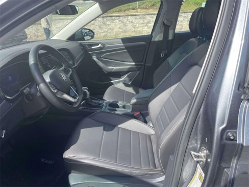 Used 2023 Volkswagen Jetta SE image 14