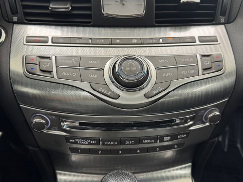 Used 2019 INFINITI Q70 Luxe image 21