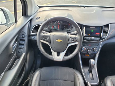 Certified 2022 Chevrolet Trax LT w/ Sport Edition image 16