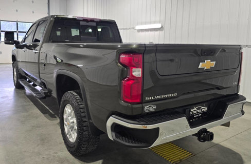 Used 2022 Chevrolet Silverado 3500 LTZ w/ LTZ Plus Package image 5