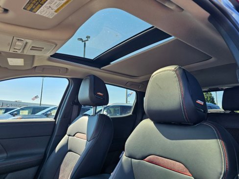 New 2025 Nissan Kicks SR w/ SR Premium Package image 31
