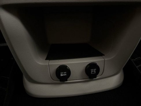 Used 2018 Dodge Grand Caravan SE image 31
