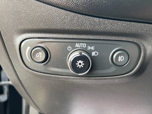 Used 2020 Chevrolet Equinox LT image 11