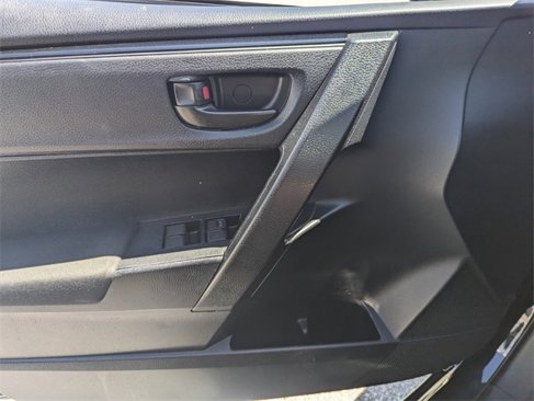 Used 2017 Toyota Corolla L image 29