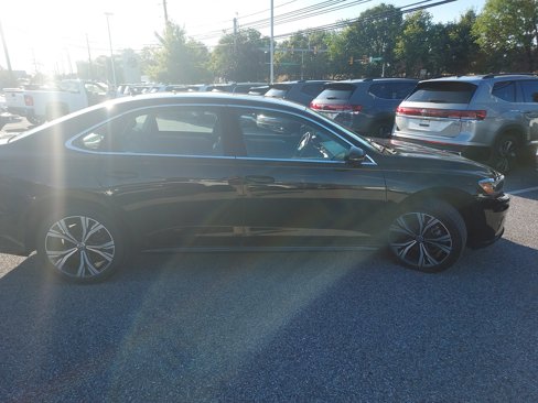 Used 2022 Volkswagen Passat 2.0T SE image 4