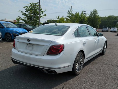 Used 2019 Kia K900 Luxury image 3