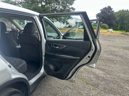 Used 2015 Nissan Rogue S image 17