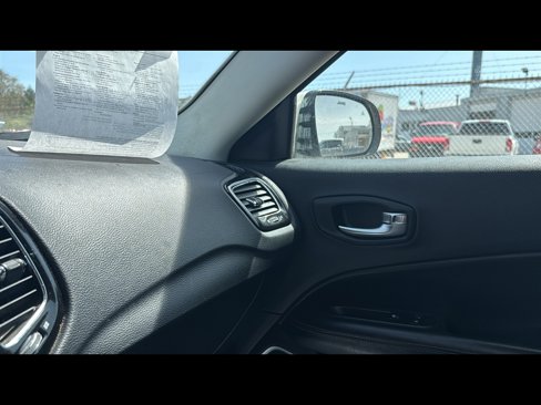 Used 2021 Jeep Compass Limited image 16