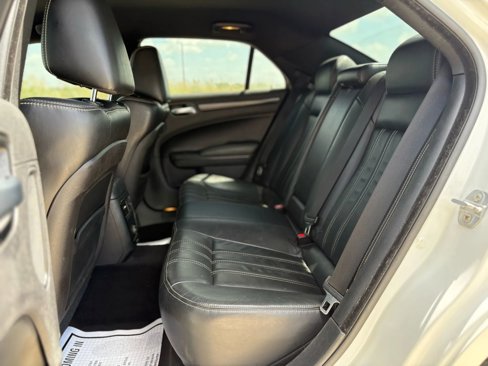 Used 2014 Chrysler 300 S image 10