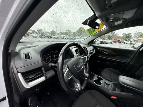 Certified 2018 GMC Terrain SLE w/ Driver Convenience Package image 10