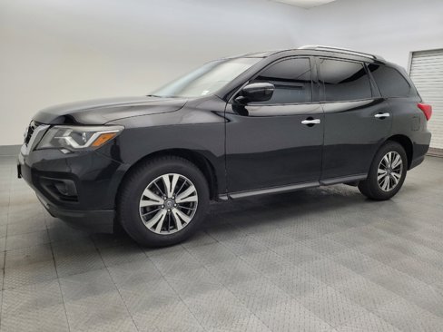 Used 2019 Nissan Pathfinder SV image 2