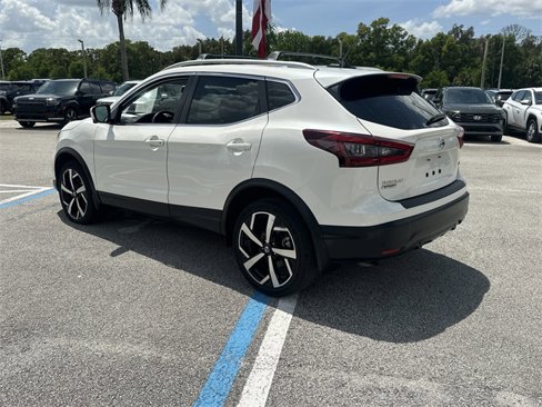 Used 2022 Nissan Rogue Sport SL w/ Premium Package image 11