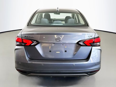 Used 2021 Nissan Versa SV image 6