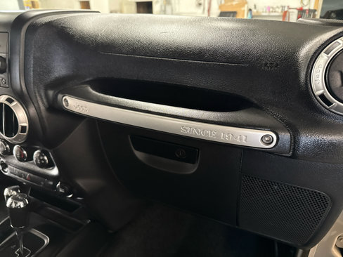 Used 2016 Jeep Wrangler Rubicon w/ Power Convenience Group image 49