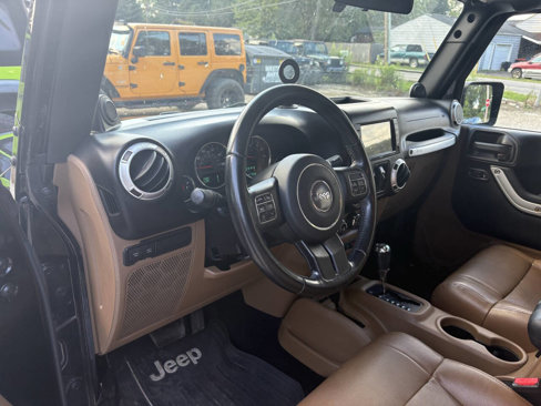 Used 2011 Jeep Wrangler Unlimited Rubicon w/ Dual Top Group image 14