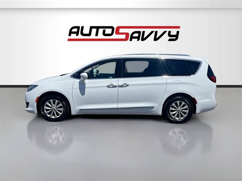 Used 2018 Chrysler Pacifica Touring-L image 4