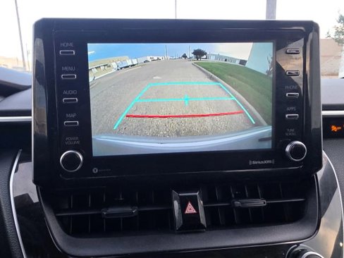 Used 2021 Toyota Corolla LE image 6