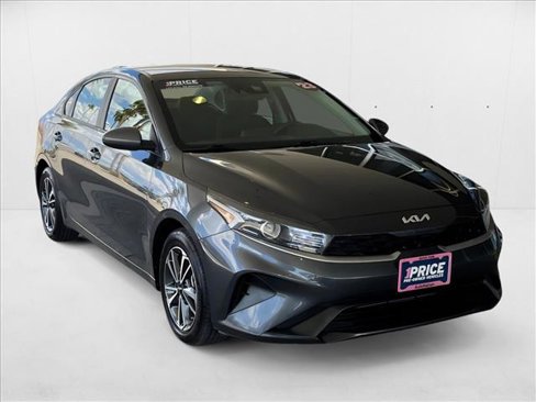 Used 2023 Kia Forte LXS image 5