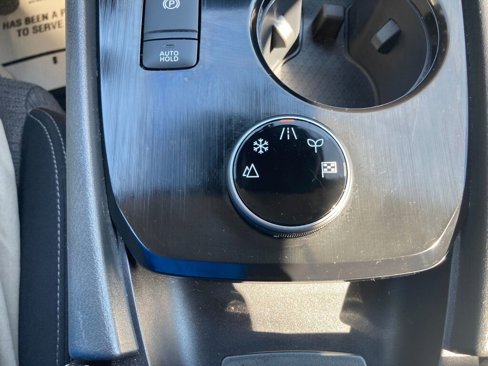 Used 2021 Nissan Rogue SV image 31