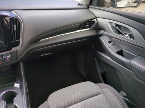 Used 2021 Chevrolet Traverse LT image 17