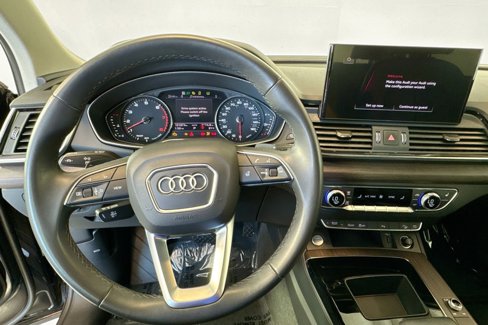 Used 2021 Audi Q5 Premium image 11