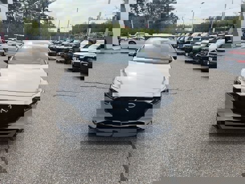 Used 2024 MAZDA MAZDA3 Hatchback w/Premium Plus Pkg image 8