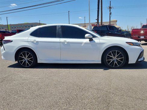 Used 2021 Toyota Camry SE image 12