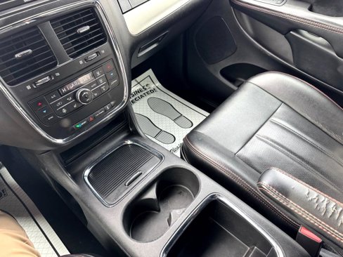 Used 2019 Dodge Grand Caravan GT image 24
