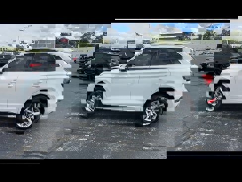 Used 2023 Audi Q5 2.0T Premium w/ Convenience Package image 5