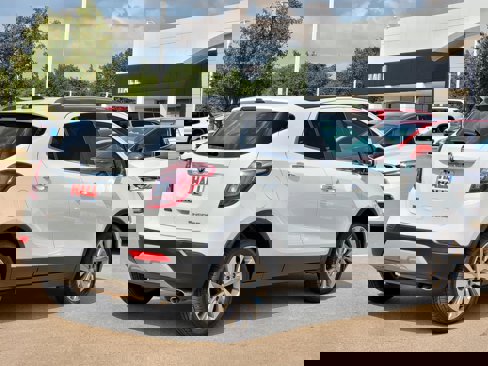 Certified 2020 Buick Encore Preferred w/ Safety Package image 4
