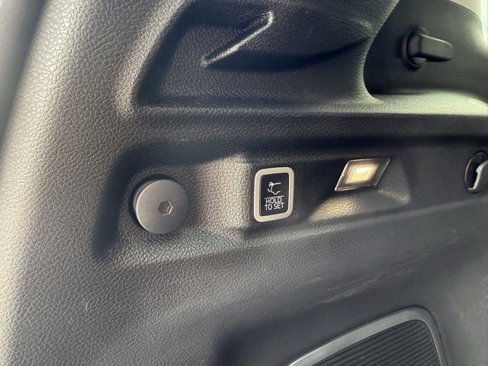 Used 2022 Jeep Grand Cherokee L Limited image 14