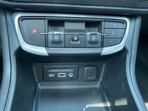 Certified 2022 GMC Terrain SLE w/ Driver Convenience Package image 18