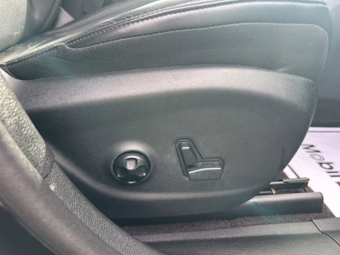 Used 2019 Jeep Cherokee Limited image 36