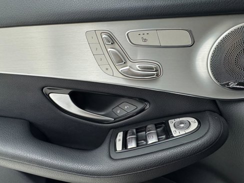Used 2019 Mercedes-Benz GLC 300 4MATIC image 30