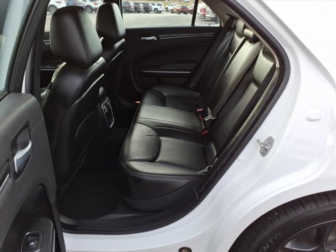 Used 2021 Chrysler 300 Touring L image 6