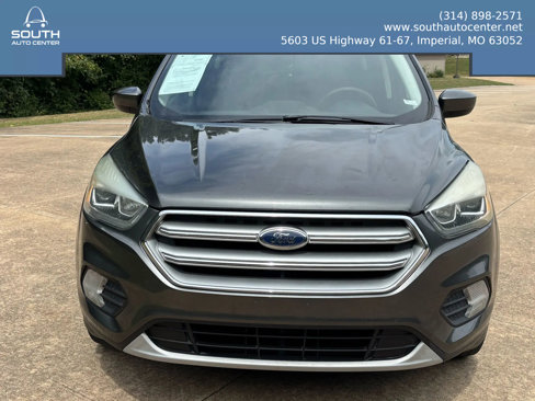 Used 2017 Ford Escape SE w/ Equipment Group 201A image 2