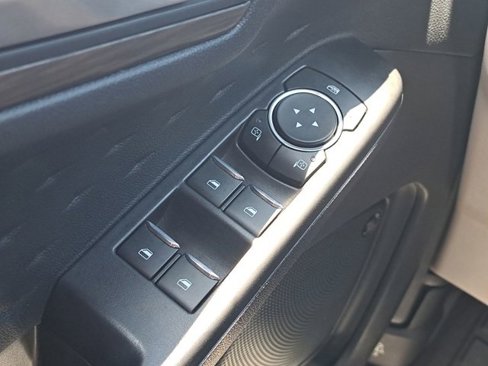 Used 2020 Ford Escape Titanium image 25